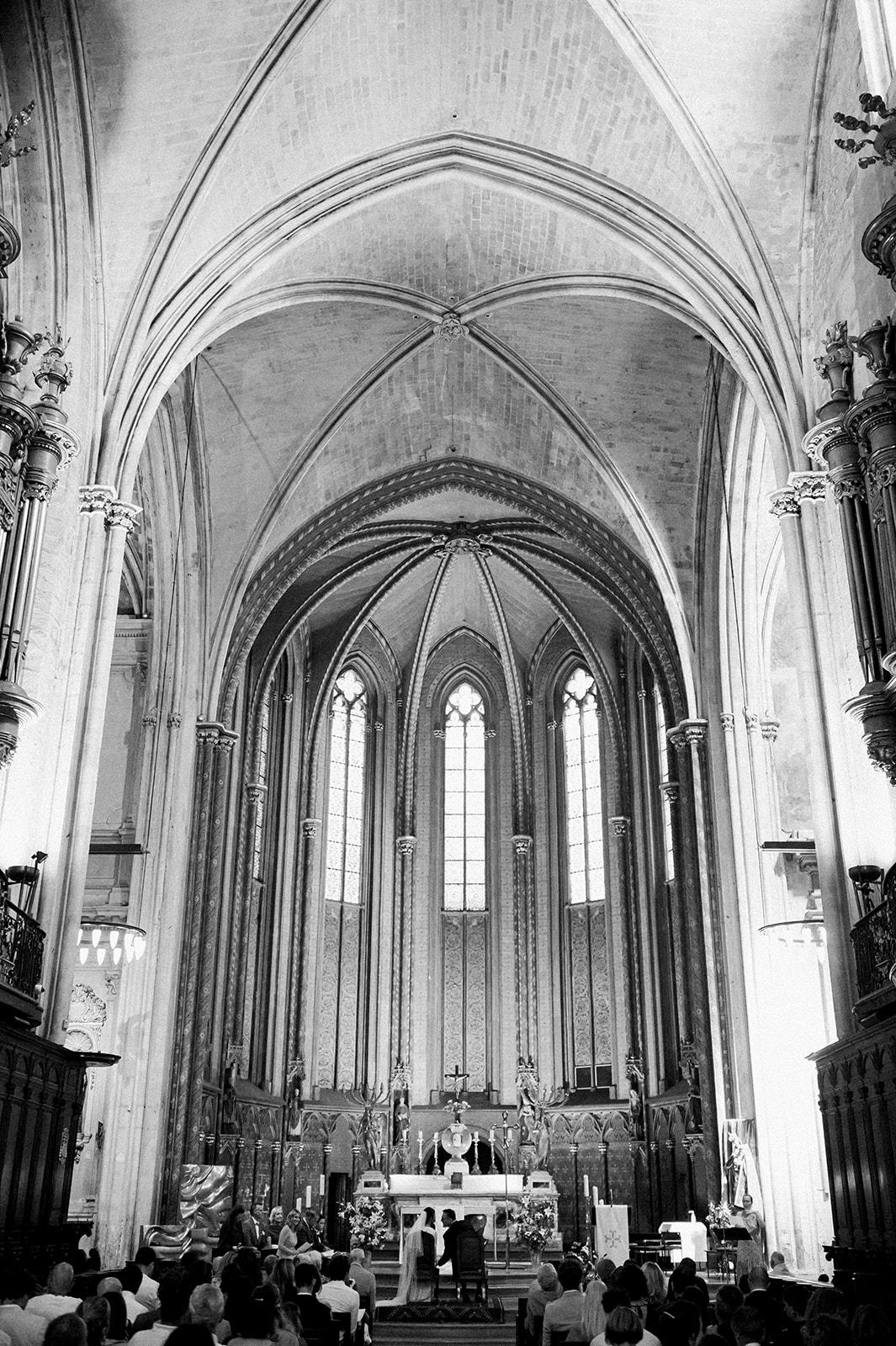 Mariage dans la nef de la cathédrale Saint-Sauveur d'Aix-en-Provence