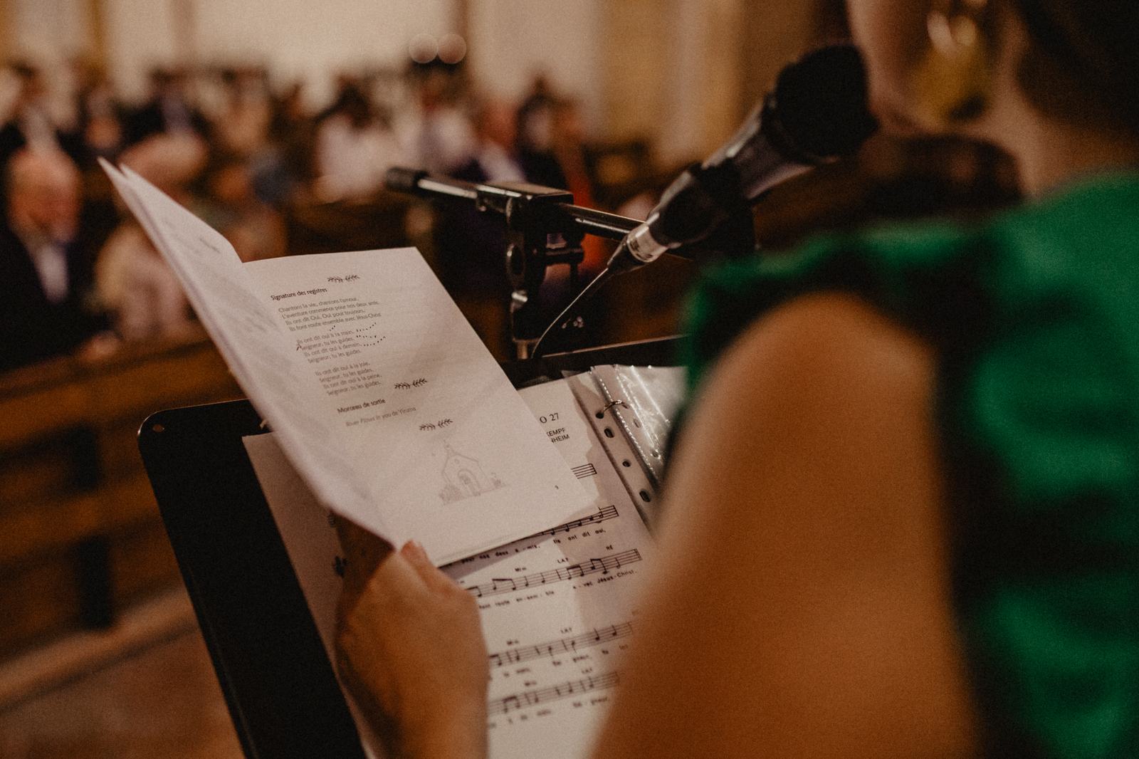 Chanteuse et violoniste PHILIAE en cérémonie